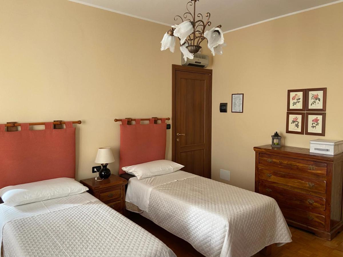 Bed and Breakfast La Via Del Sole Susa Exterior foto