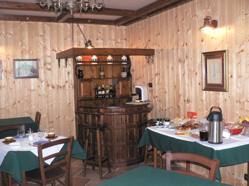 Bed and Breakfast La Via Del Sole Susa Exterior foto